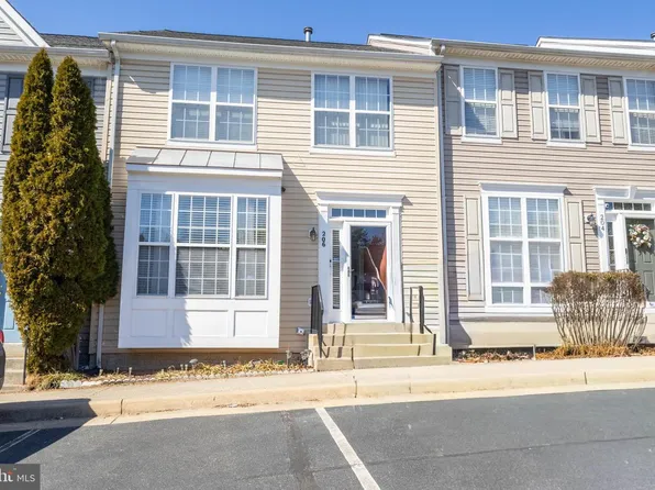 206 Hillside Ct, Stafford, VA 22554