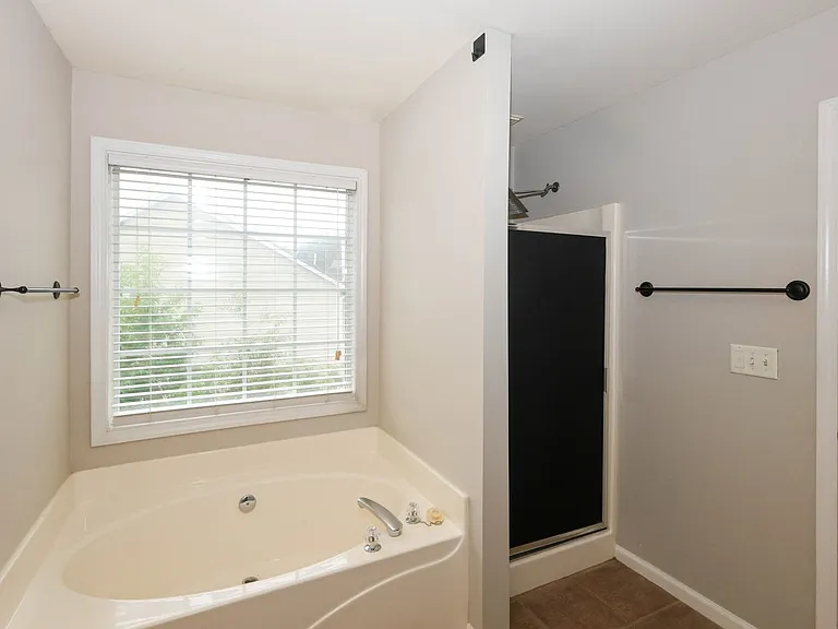 2895 Haynes Club Cir SW — Photo 36