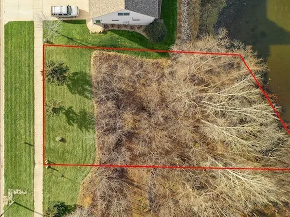 822 30th St NW, Faribault, MN 55021
