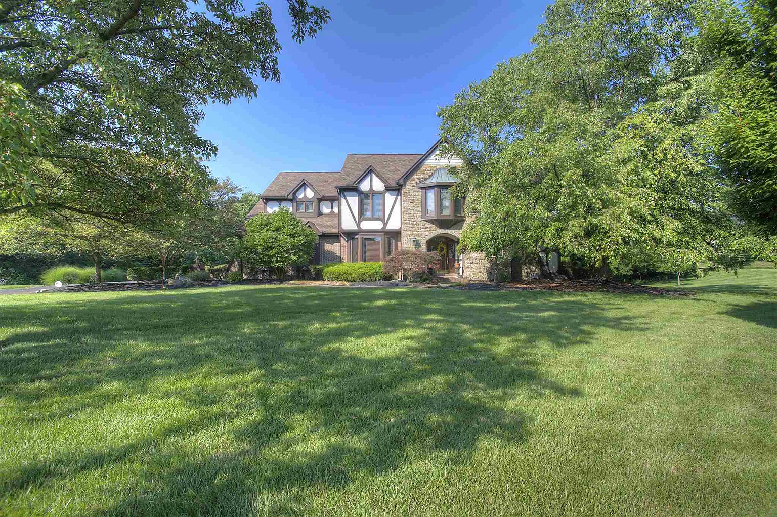 2041 Edenderry Dr photo 1