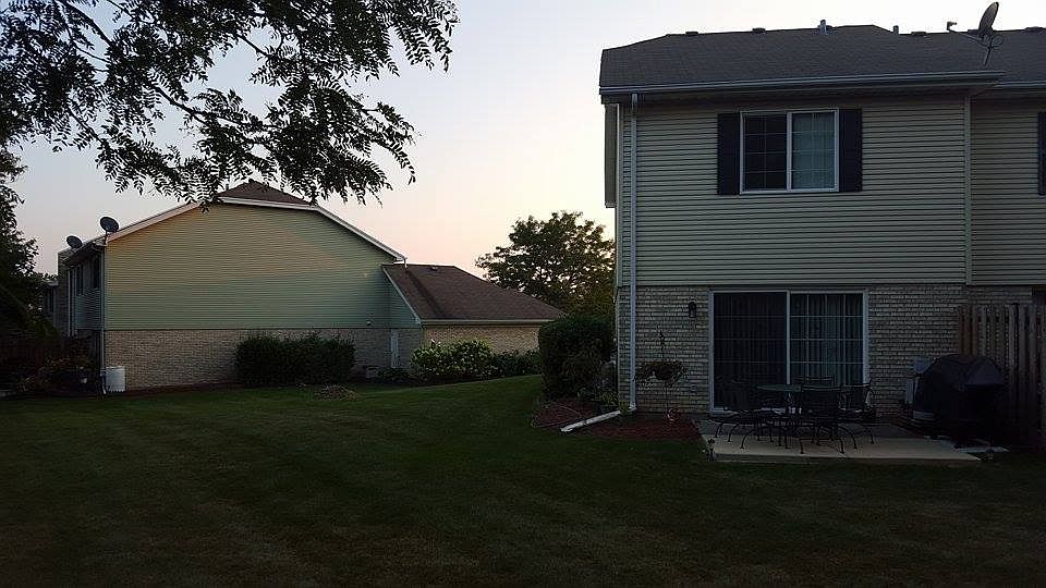 2nd image of 406 Lakeview Cir