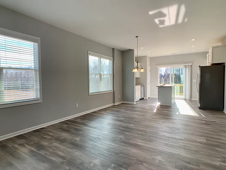 130 Henhouse Ct — Photo 4