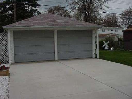 2nd image of 23037 Recreation St
