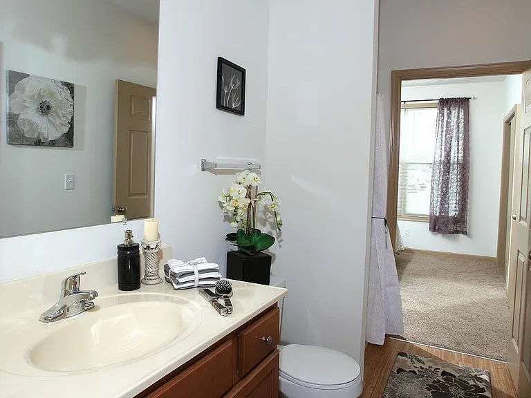 Ivy Ridge Apartments & Townhomes — Photo 13