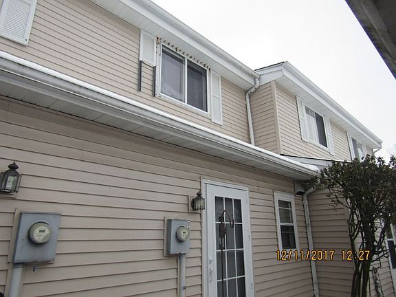 3rd image of 847 Woodgate Dr #114