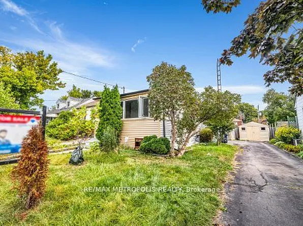 97 N Woodrow Blvd, Toronto, ON M1K 1W7