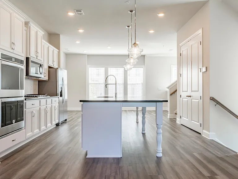 1662 Mountain Top Ln — Photo 12