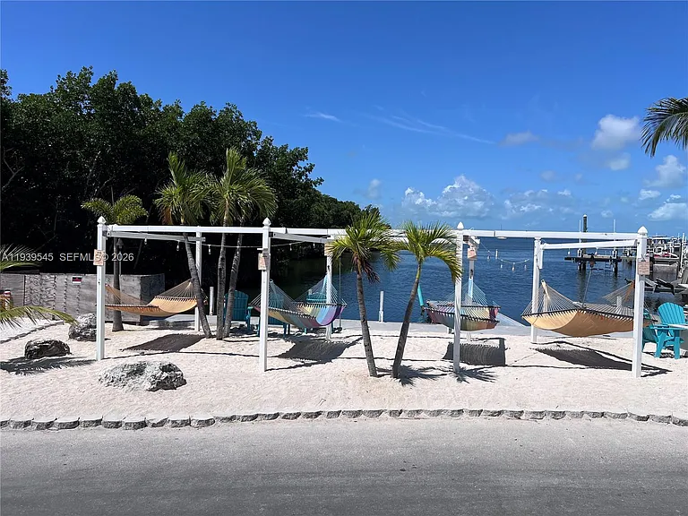 325 Calusa St #5 — Photo 23