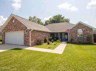 7617 Falcon Cir, Ocean Springs, MS 39564