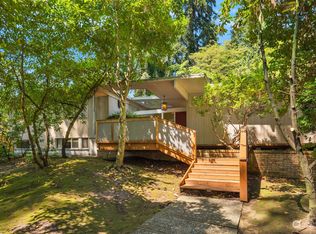 223 Overlake Dr E, Medina, WA