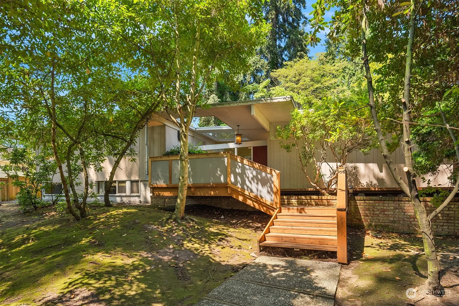 223 Overlake Drive E photo 1