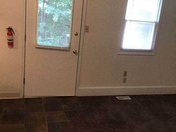 5th image of 1630 Woodlawn Ave #3