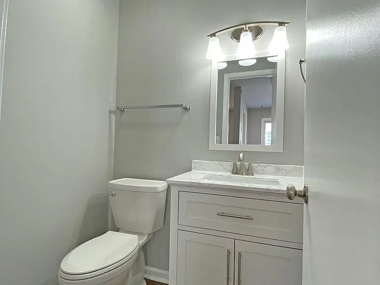 2452 Whitney Ct — Photo 7