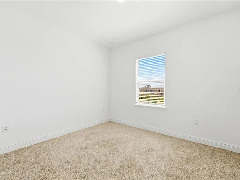 16453 Hamlin View St — Photo 17