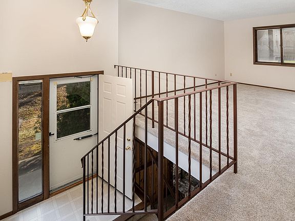 4th image of 4495 Churchill St