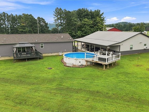 3rd image of 786 Pumpkin Knob Rd