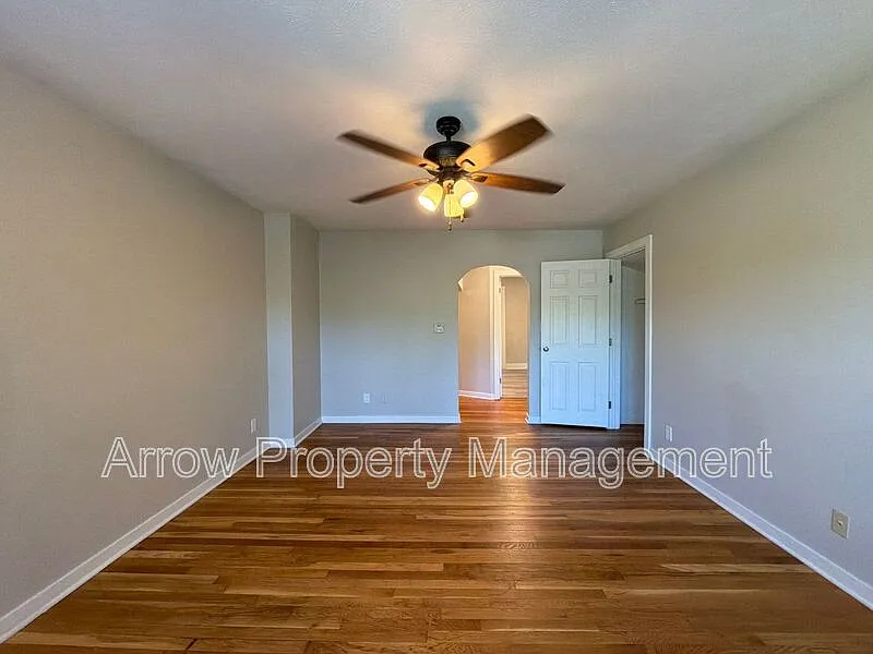 2727 P St #4