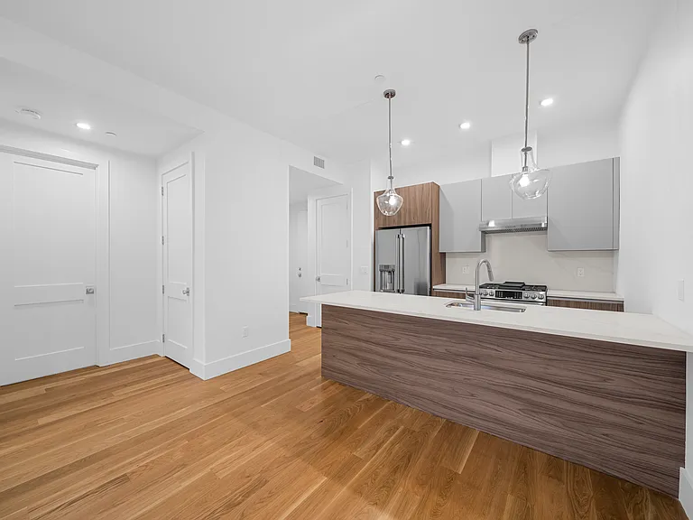 Residencies at 218-220 Old Colony Avenue — Photo 18