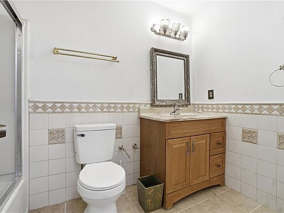 5th image of 635 Ocean Lakes Dr