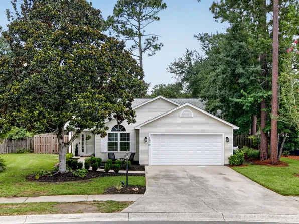 1370 W Point Dr, Mount Pleasant, SC 29466