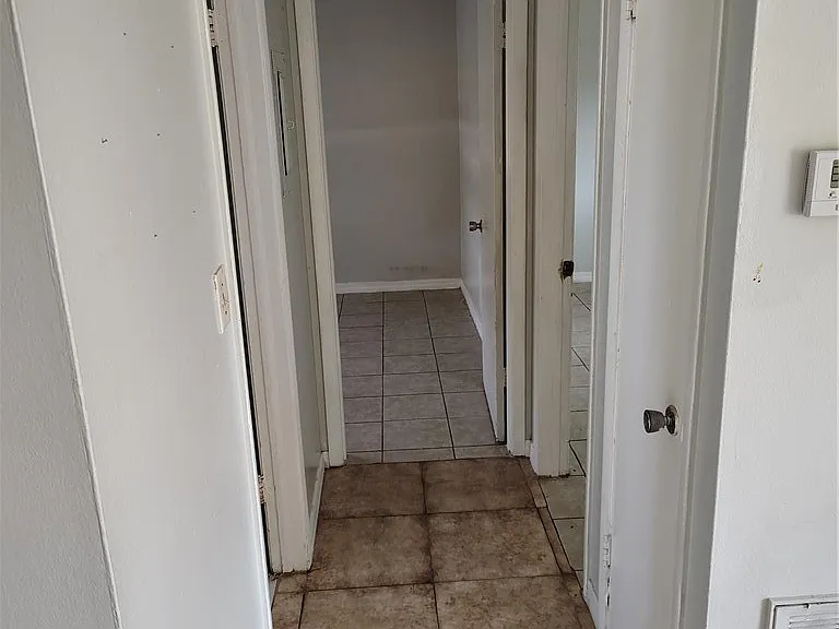 2709 Jackson St — Photo 6