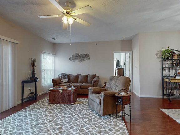 3rd image of 154 Saddlebrook Ln Unit 415