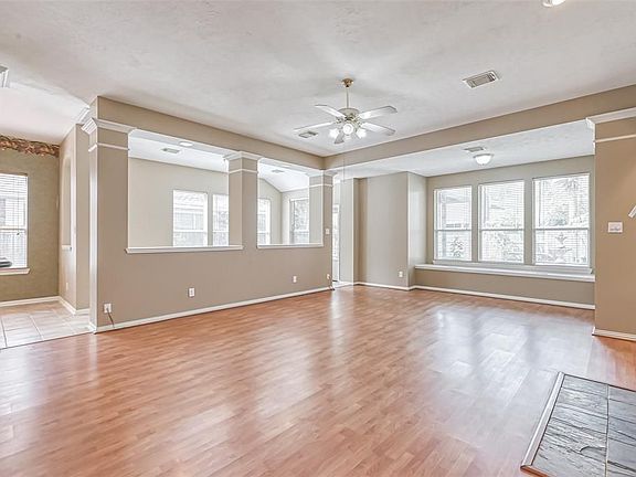 4th image of 3214 Millbrook Dr