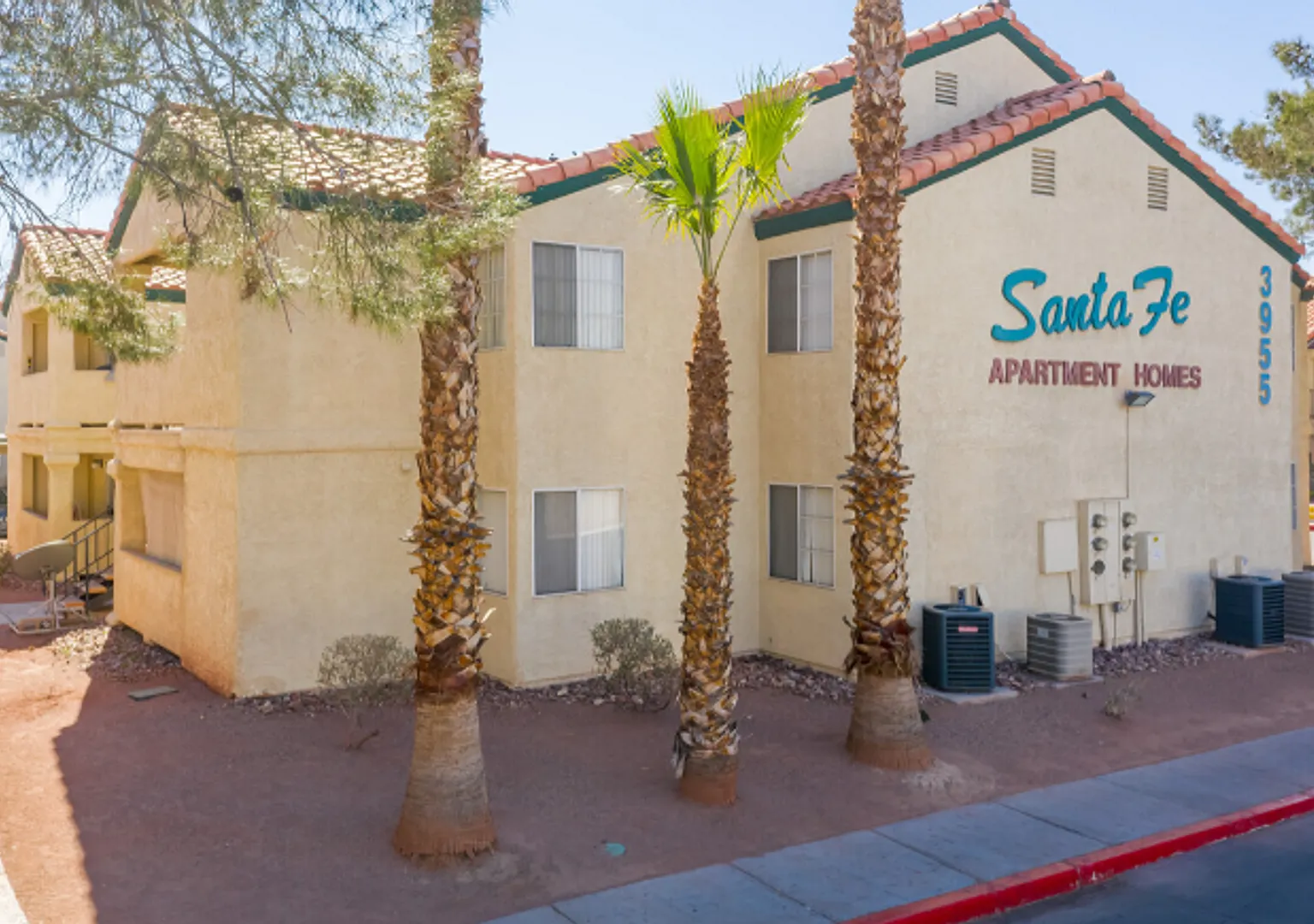 Santa Fe Apartments — Photo 2