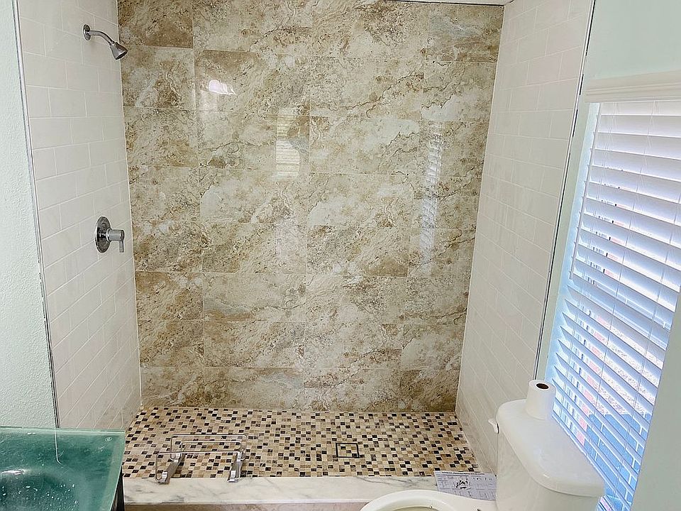 2nd image of 345 N Arboleda St
