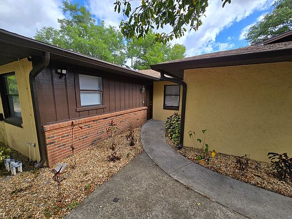 2nd image of 723 Wright Ct