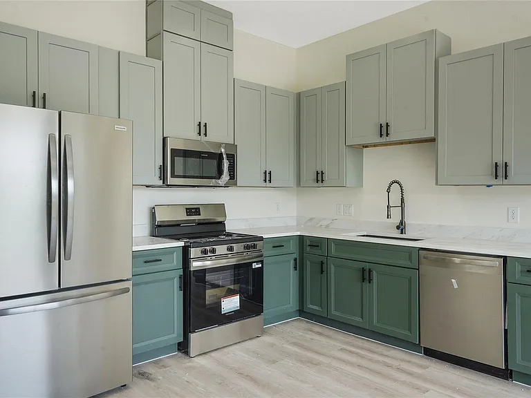 1315 Knight St #2 — Photo 3