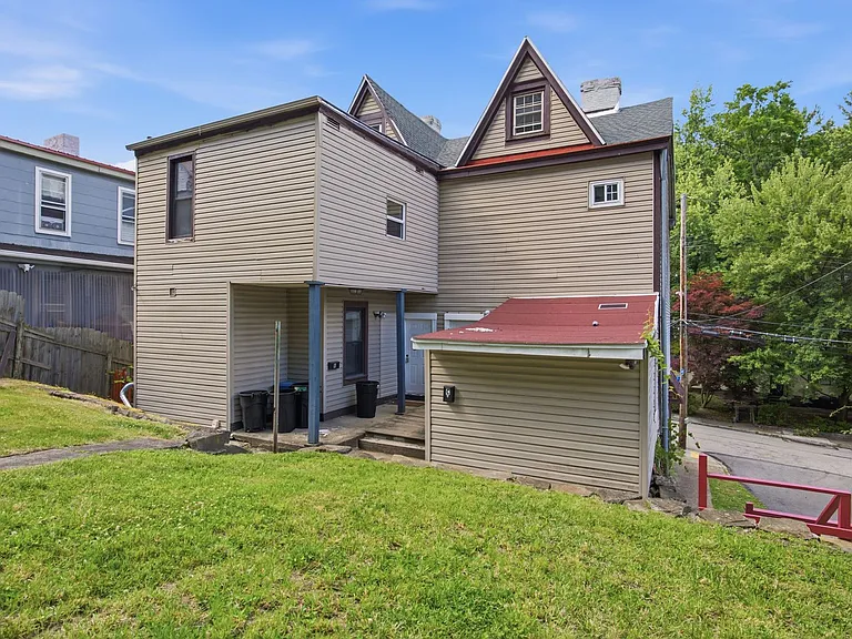 2822 Salisbury St — Photo 3