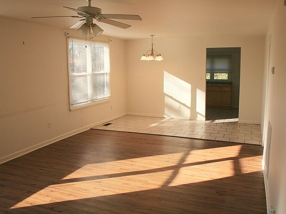 4th image of 305 Haywood Ave