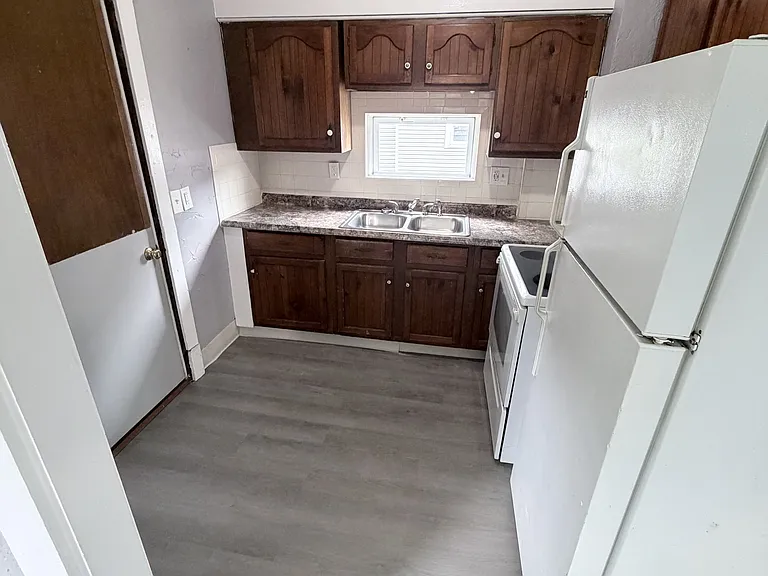 512 Inman St — Photo 9