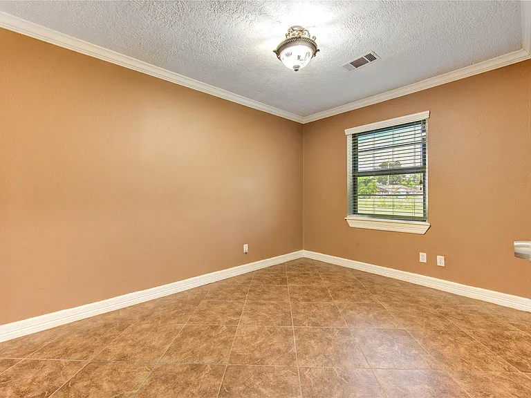 9922 Carmalee St — Photo 39