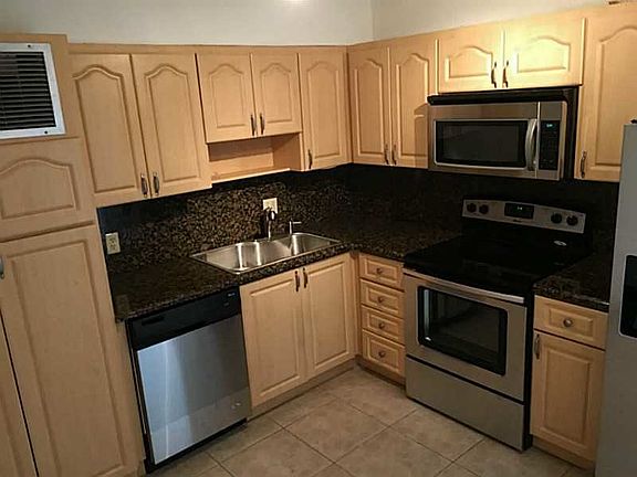 4th image of 2801 NE 183rd St APT 1508