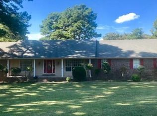 207 Old Cherokee Rd, Russellville, AR 72802