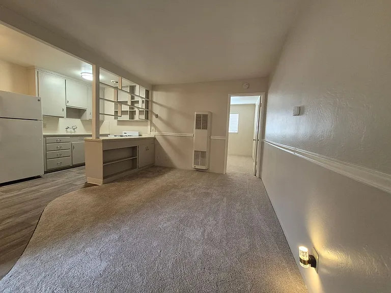 Fort Sutter Manor, Classic Midtown Living! — Photo 37