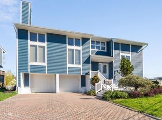 3 Drew Ct, Monmouth Beach, NJ 07750