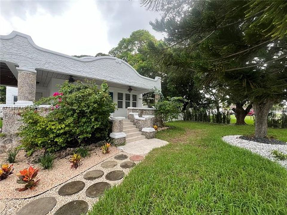 1st image of 130 SW 1st Ave #0