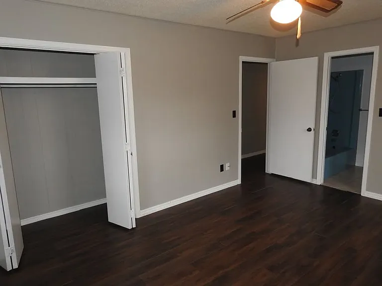 3411 E Heritage Pkwy — Photo 10