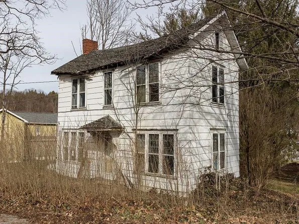 180 Railroad St, Hooversville, PA 15936