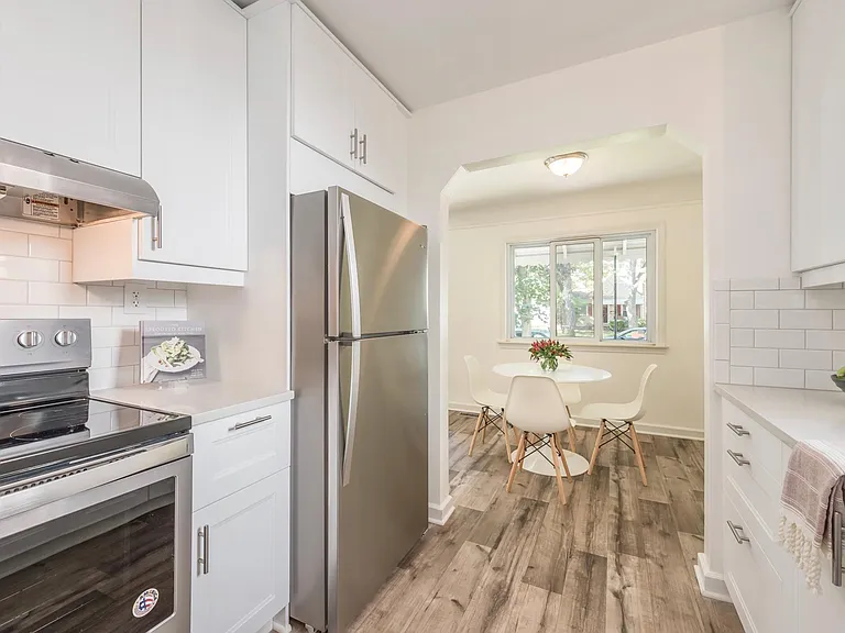 3048 Thomas Ave — Photo 2