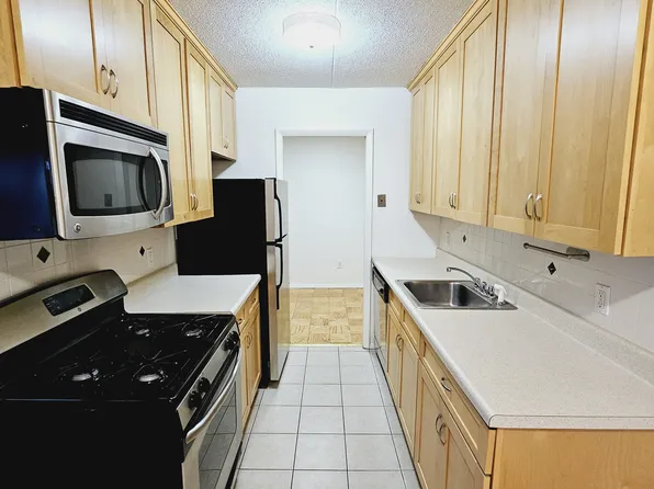(undisclosed Address), Yonkers, NY 10710