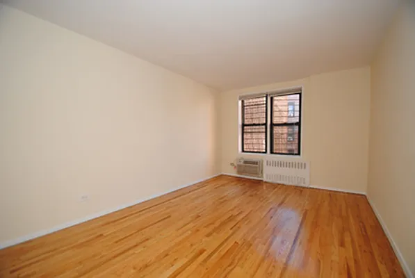 Rented by Buchbinder & Warren | media 17