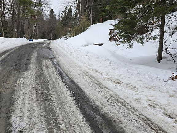 4th image of 107 Balsam Chutes Rd