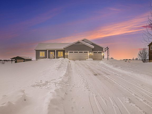 3rd image of 2793 Air Park Dr