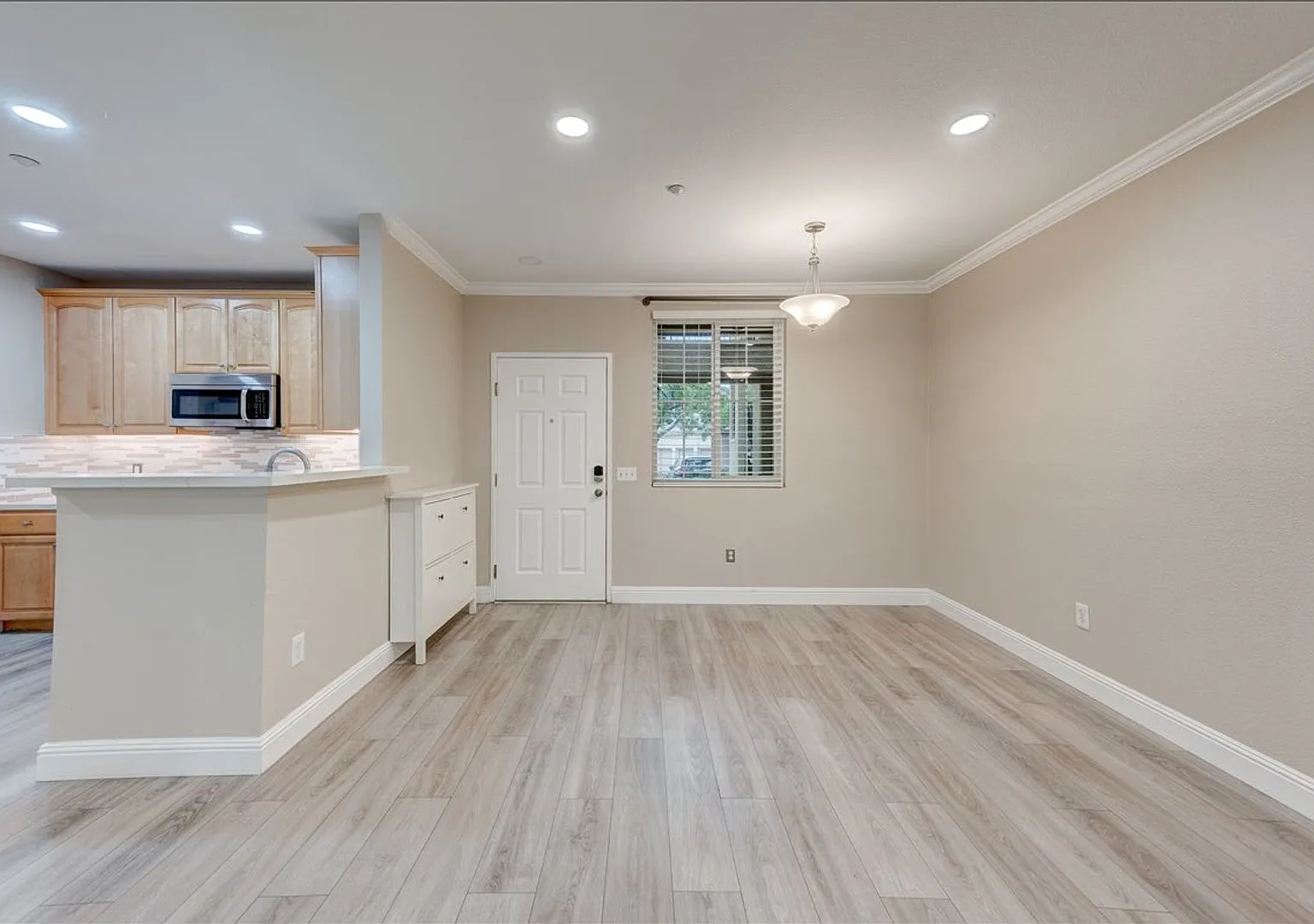 3850 Elijah Ct, Unit 914 — Photo 3