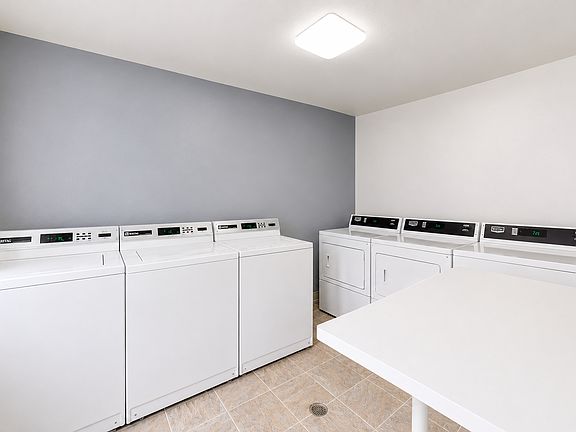 5th image of 7722 Reseda Blvd #106