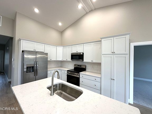 5th image of 3358 Rivers Edge Dr